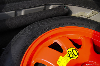 2015款捷豹XJL 2.0T两驱典雅商务版