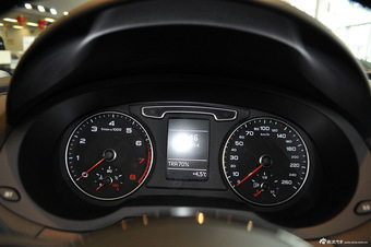 2013款奥迪Q3 35TFSI 进取型