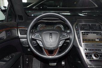 2017款林肯MKZ 2.0T自动尊享版