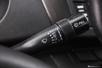 2015款骐铃T7 2.8T手动两驱舒适版标准轴距JE493ZLQ4CB