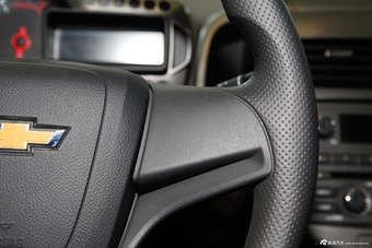 2013款爱唯欧三厢1.4SL自动时尚天窗版