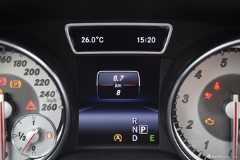 2015款 奔驰GLA220 4MATIC时尚型