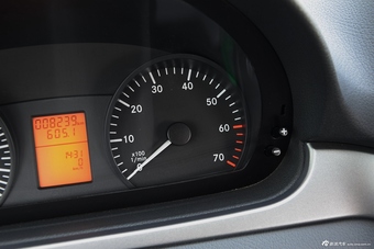 2014款奔驰威霆3.0L自动精英版