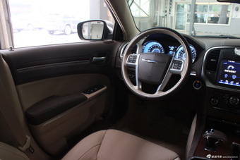 2014款克莱斯勒300C到店实拍