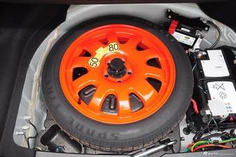 2015款捷豹XJL80周年版