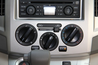 2016款NV200 1.6L自动尊享型