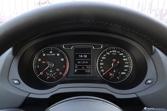 2016款奥迪Q3 1.4T自动30TFSI典藏型智领版