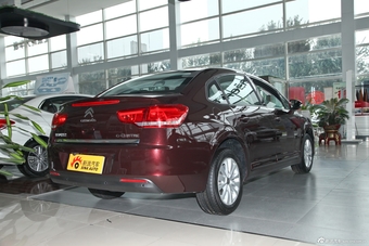 2013款世嘉三厢1.6L手动品尚型