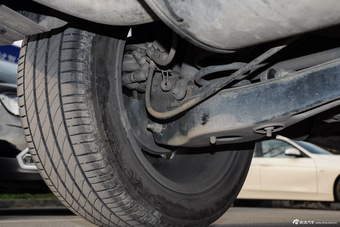 2015款锐腾 1.5T自动四驱豪华版