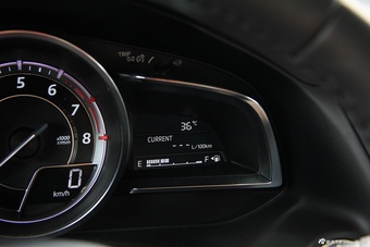 2016款马自达CX-4 2.5L自动四驱蓝天无畏版