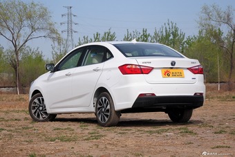 2015款悦翔V7 1.6L手动乐趣型