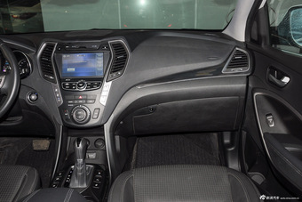 2015款全新胜达2.0T自动四驱顶级型 7座