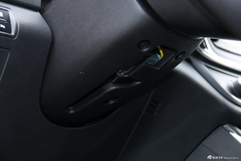 2015款 宝骏560 1.8L手动豪华型