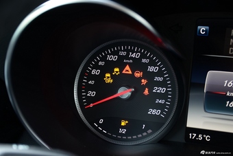 2016款奔驰C级 C200 2.0T自动 Coupe轿跑版