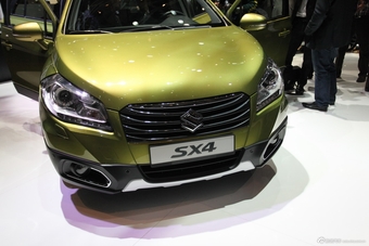 铃木SX4两厢