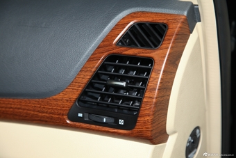 2014款海马M8 2.0L自动舒适型图片