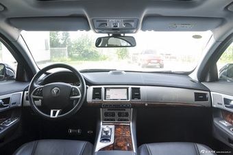 2015款捷豹XF 2.0T自动80周年典藏豪华版图片