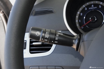 2016款朗动1.6L手动尊贵型