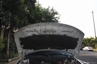 2014款指南者改款2.4L四驱豪华版