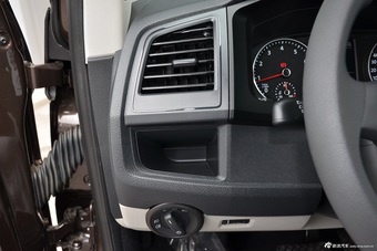 2016款凯路威2.0T自动四驱舒适版9座