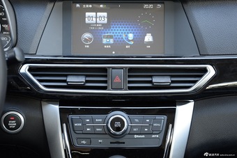 2015款众泰大迈X5 1.5T手动尊贵型