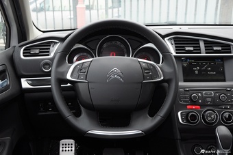 2015款雪铁龙C4L 1.6T自动尊贵版