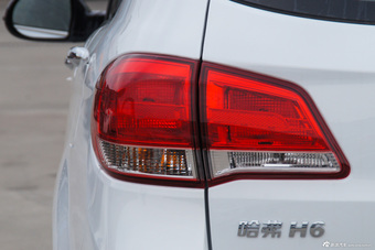 2015款哈弗H6升级版1.5T手动四驱精英型