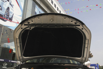 2014款海马汽车M8 2.0L自动豪华型