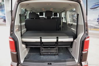 2016款凯路威2.0T自动四驱舒适版9座