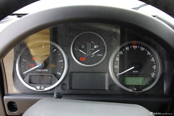 路虎卫士到店实拍