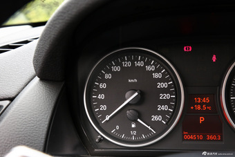 2015款宝马X1 2.0T自动xDrive20i X套装晋级版