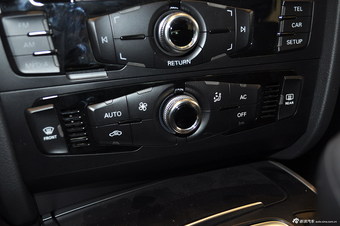 2013款奥迪A4L 30 TFSI 手动舒适型