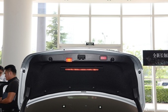 同级新标杆推双造型.实拍奔驰新款E级