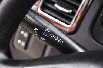 2014款骐铃T5 2.8T手动两驱超值版加长轴距JE493ZLQ4E