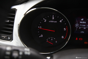 2015款嘉华（进口）2.2T自动豪华版