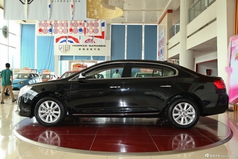 2012款荣威950 2.4L LUX豪华版