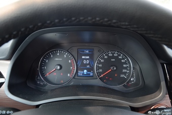 2016款森雅R7 1.6L手动尊贵型