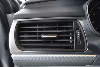 2012款奥迪A6L 2.0L TFSI手自一体舒适型