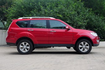 2015款陆风X8探索版2.0T汽油四驱超豪华型