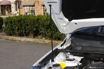 2015款吉利GX7 2.0L运动版自动尊贵型