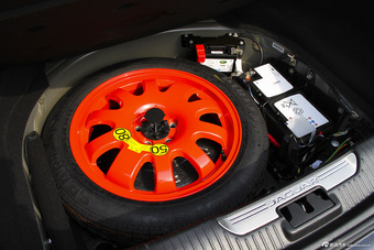 2015款捷豹XJL 2.0T两驱典雅商务版