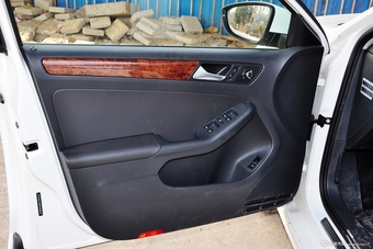 2014款速腾改款1.4TSI自动旗舰版