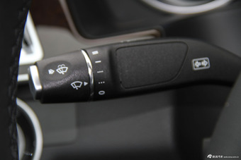 2015款奔驰E200L 2.0T自动
