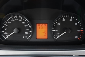 2014款奔驰威霆3.0L自动精英版