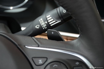 2016款君越2.0T自动精英型28T