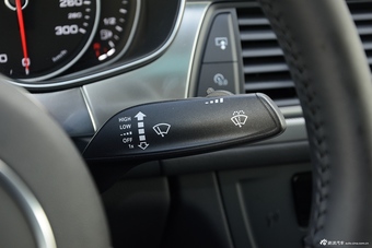 2016款奥迪A6L 3.0T自动45TFSI quattro运动型