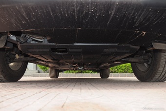 2015款指南者2.4L自动四驱舒适版