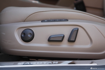 2013款迈腾2.0TSI尊贵型