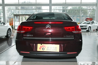 2013款世嘉三厢1.6L手动品尚型