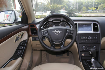 2014款海马汽车M8 2.0L自动豪华型